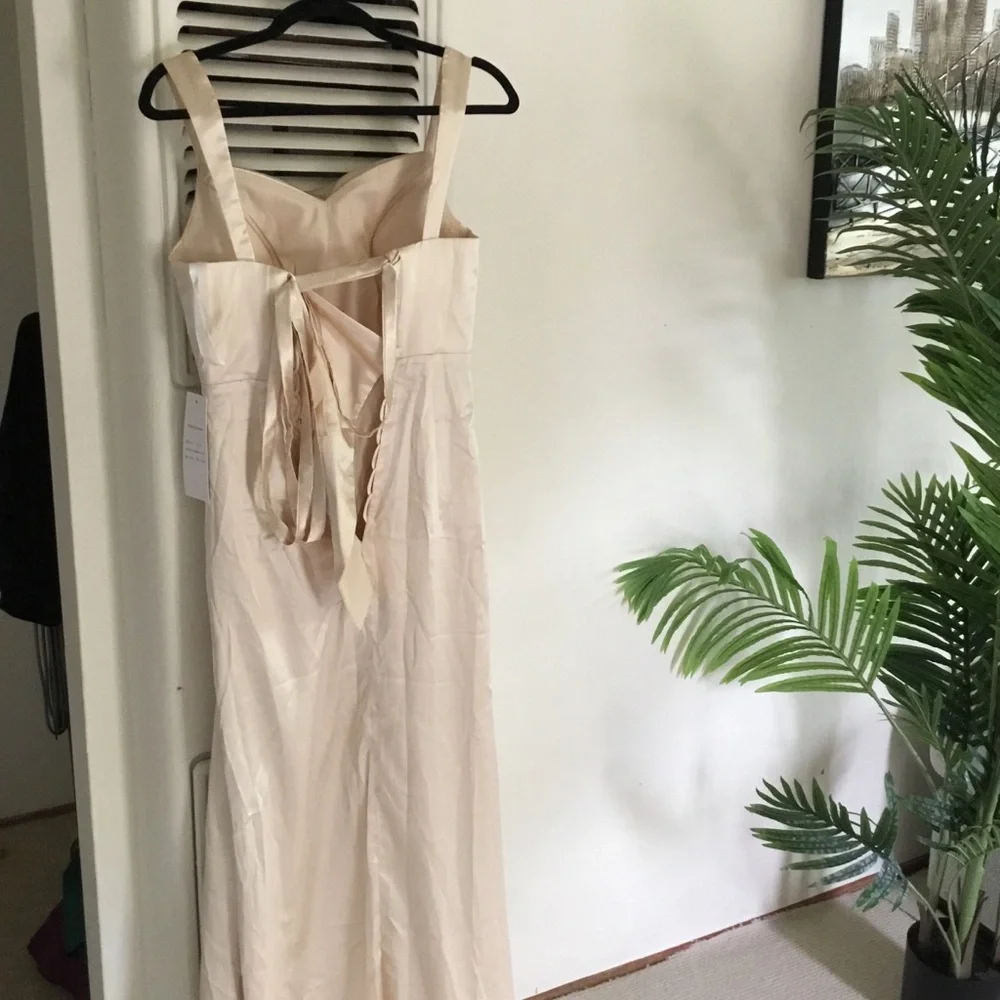 Elegant Champagne Satin Evening Gown - Picture 6 of 8